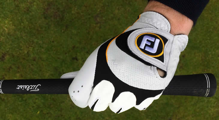 Synthetic golf glove